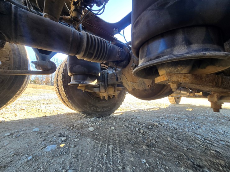 2002-freightliner-columbia-120-image-89