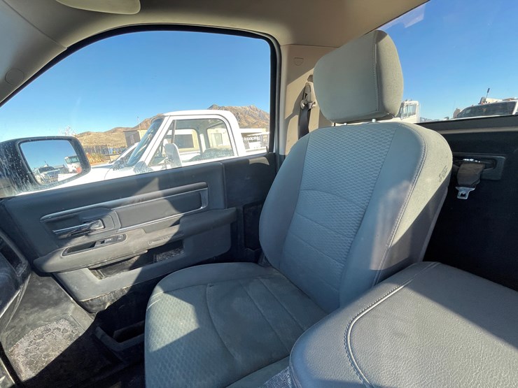 2016-dodge-1500-image-36