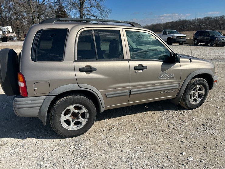 2003-chevrolet-tracker-image-10