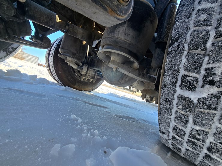 1995-freightliner-fld120-image-106