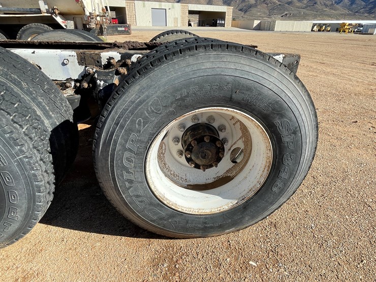 1996-freightliner-fl80-image-105