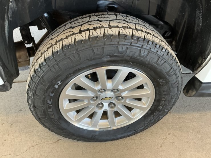 2013-chevrolet-tahoe-image-8