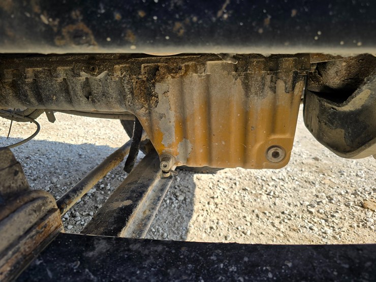 1999-peterbilt-330-image-37