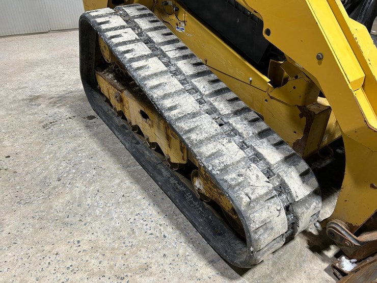 2021-caterpillar-299d3-image-11