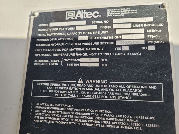 2014-freightliner-m2-106-image-11