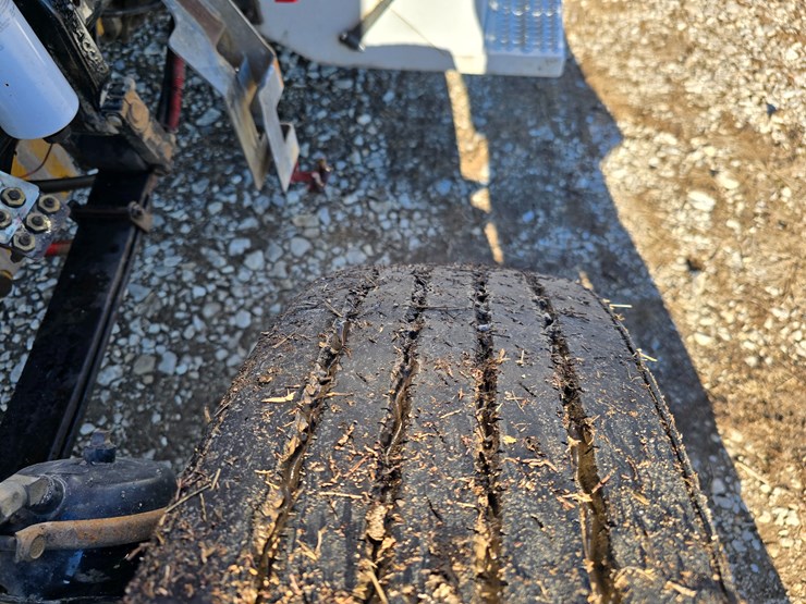 2008-peterbilt-388-image-26