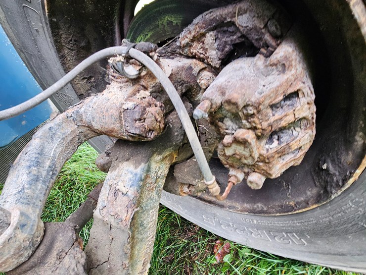 1999-freightliner-fl70-image-35