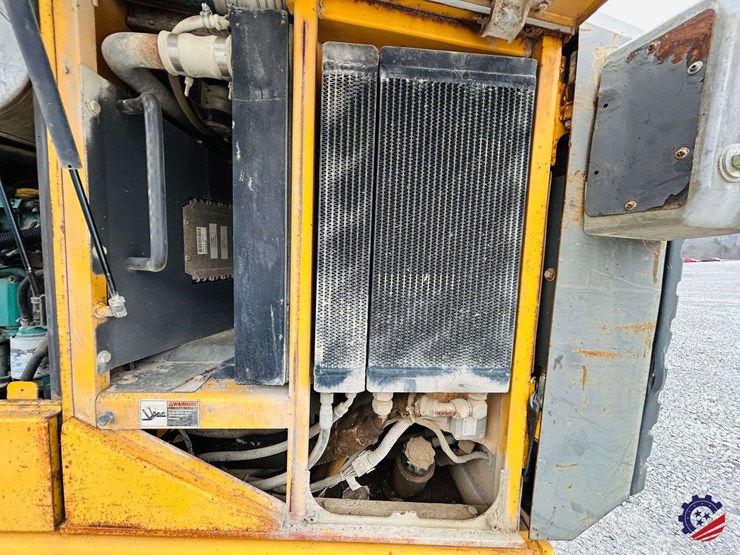 2003-volvo-g710b-image-118