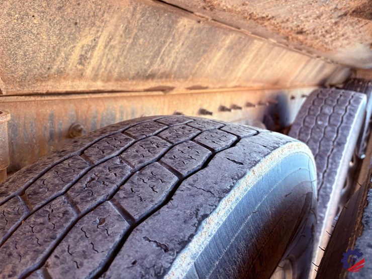 2018-freightliner-sd122-tri-axle-dump-truck-image-30