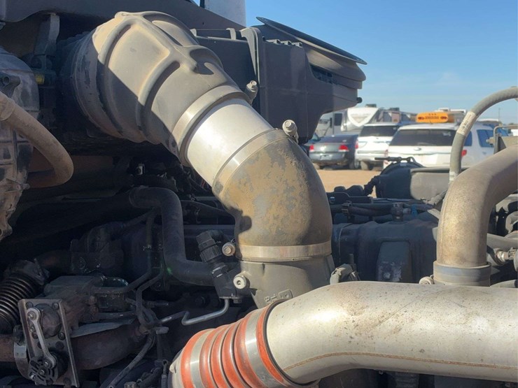 2017-kenworth-t680-image-70