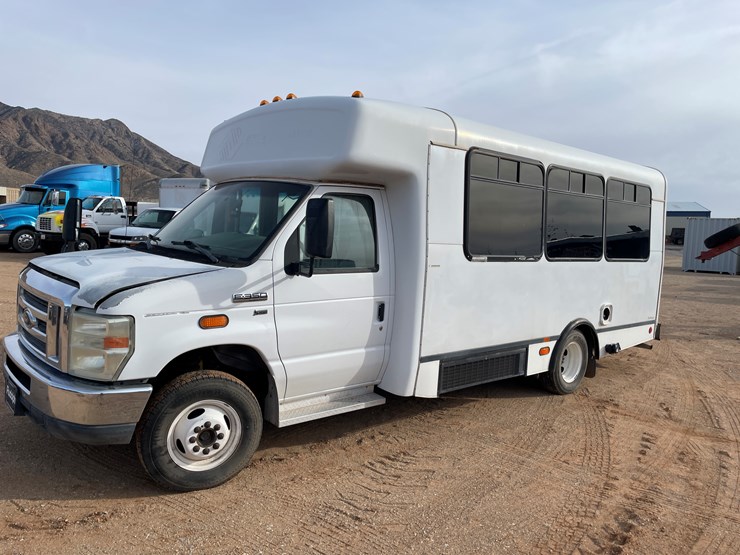 2009-ford-e350-image-1