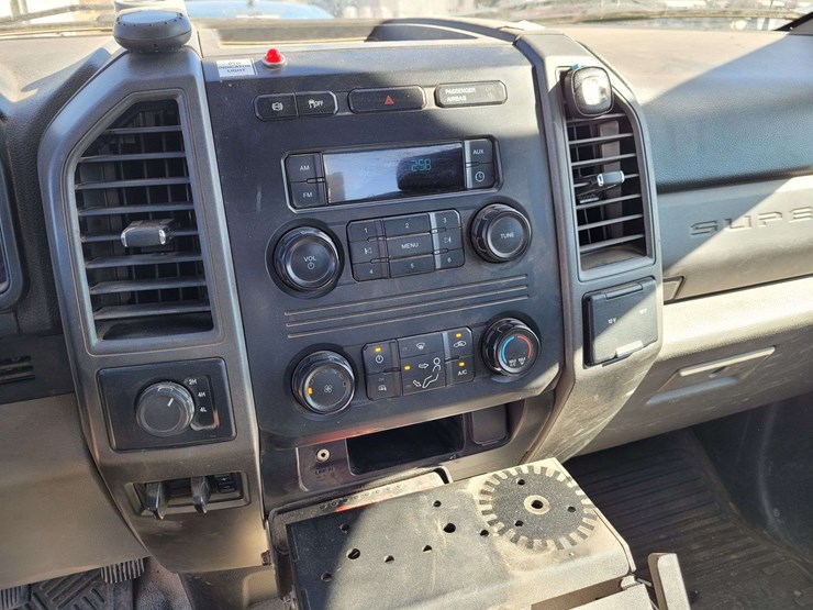 2019-ford-f550-image-23