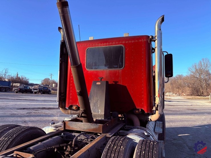 2018-freightliner-sd122-tri-axle-dump-truck-image-78
