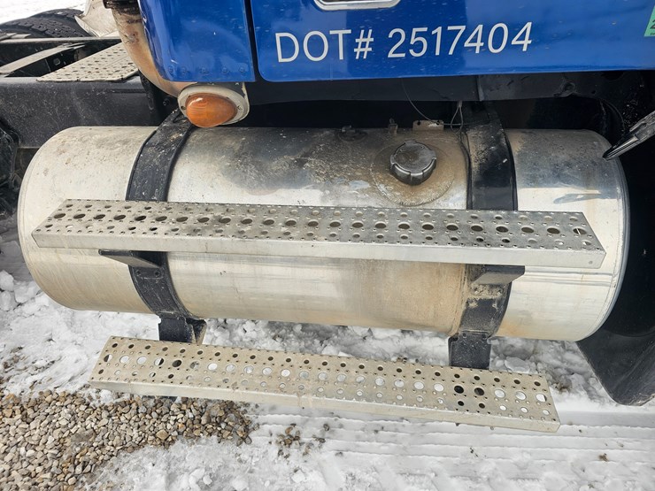 2007-freightliner-columbia-120-image-91