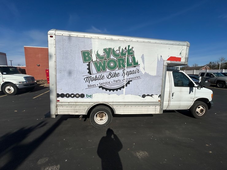 2006-ford-e450-image-21