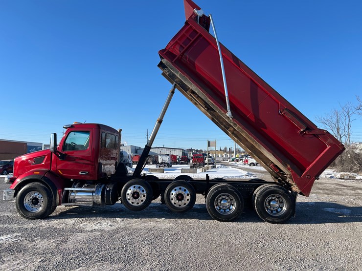 2015-peterbilt-567-image-44