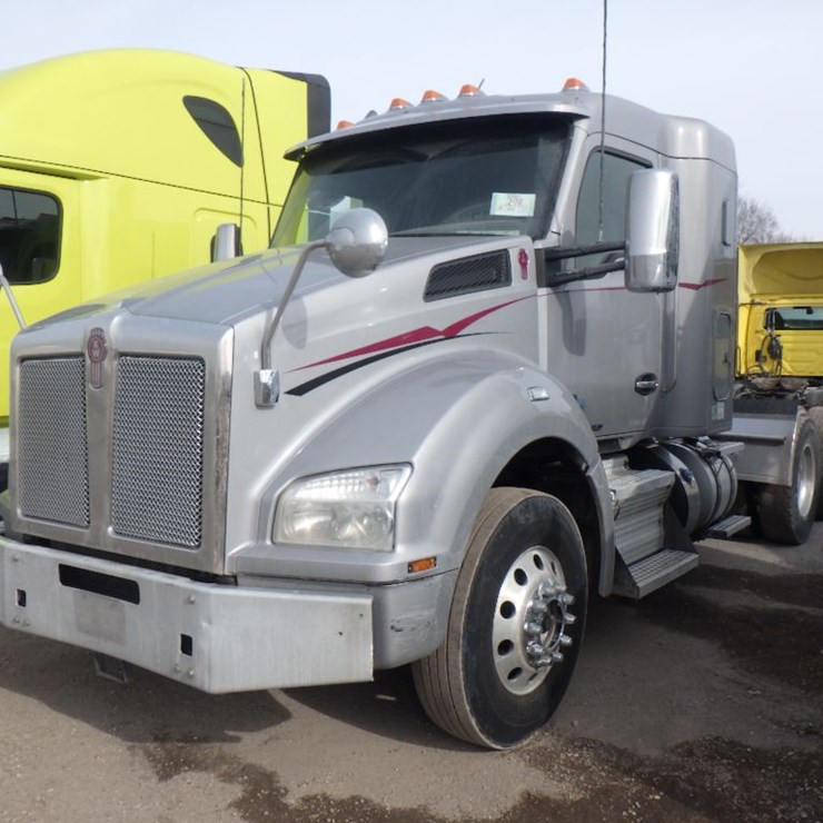 2019 KENWORTH T880