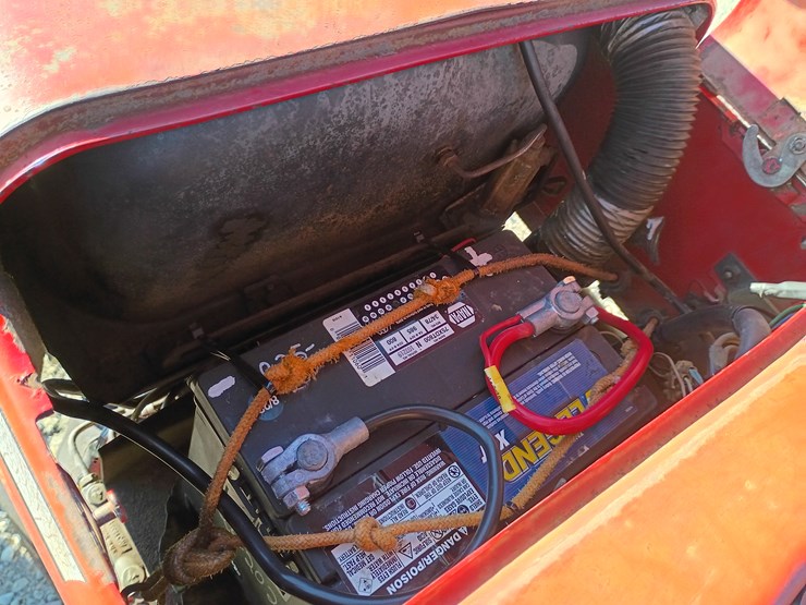 1983-massey-ferguson-240-image-28