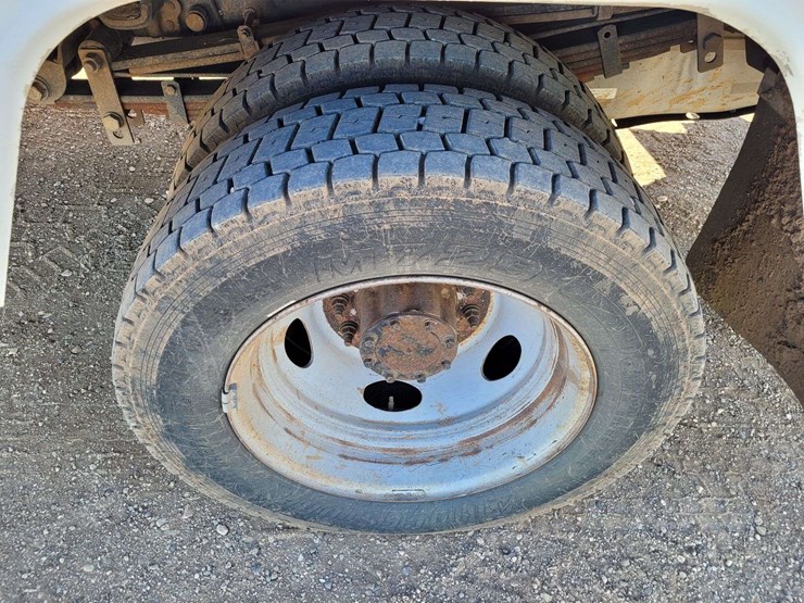 2016-ford-f550-image-16