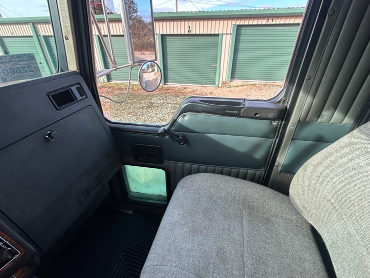 2001-kenworth-t800-image-107