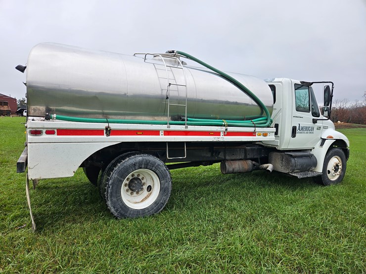 2002-international-durastar-4400-image-17