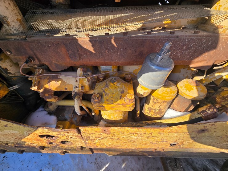 caterpillar-d6b-image-24