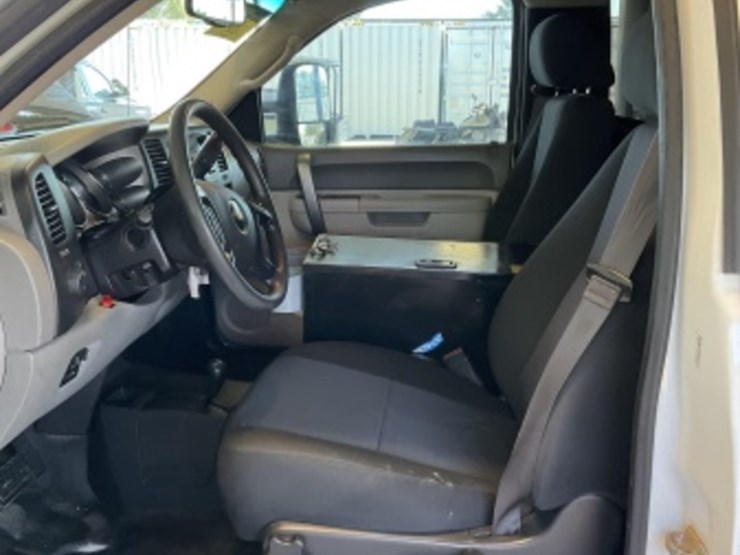 2014-chevrolet-silverado-2500-image-23