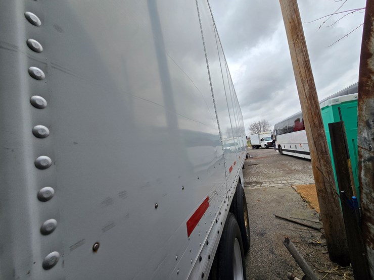 2012-wabash-national-duraplate-image-23