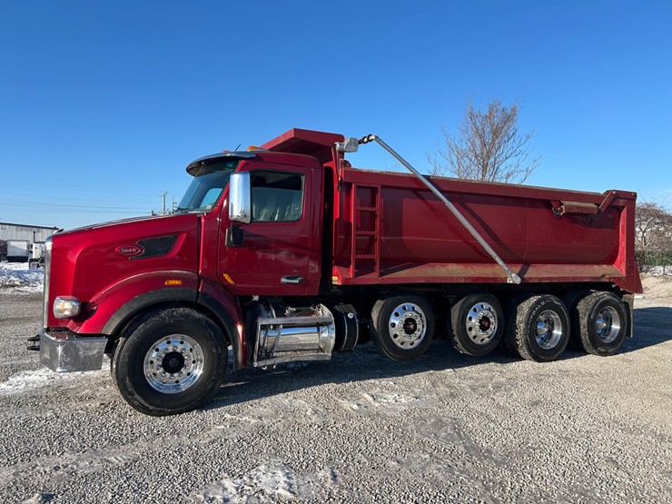 2015-peterbilt-567-image-7