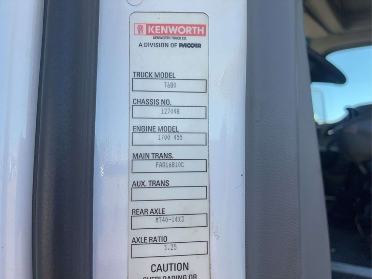 2017-kenworth-t680-image-55