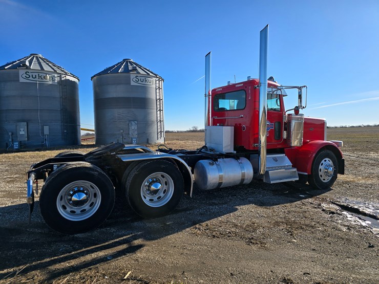 2008-peterbilt-388-image-14