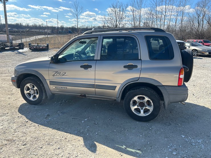 2003-chevrolet-tracker-image-6