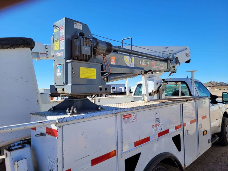 2005-ford-f550-image-8