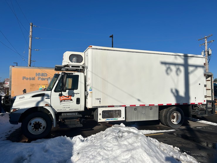 2010-international-durastar-4300-image-5