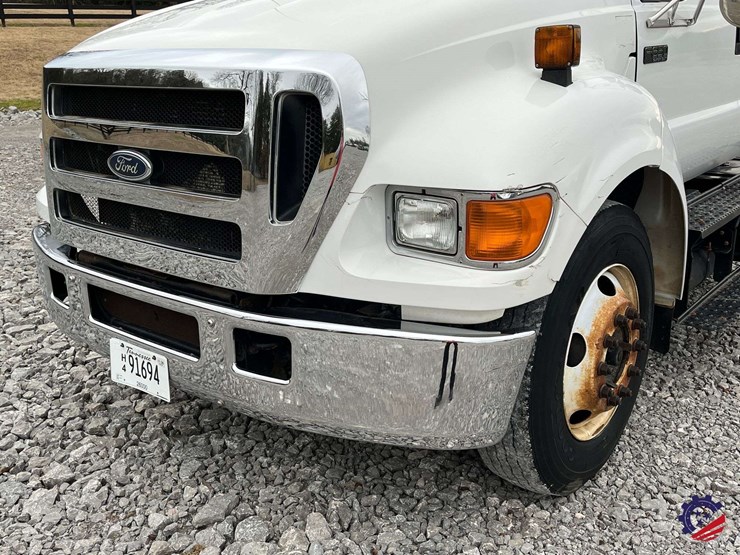 2004-ford-f650-image-16