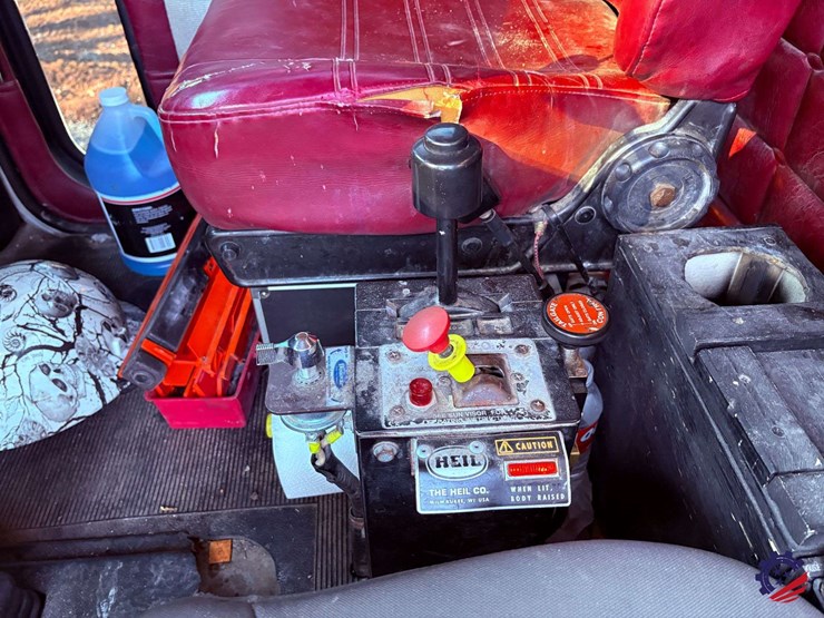 1999-peterbilt-357-image-67