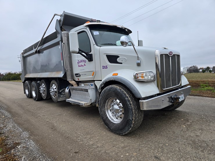 2020-peterbilt-567-image-48