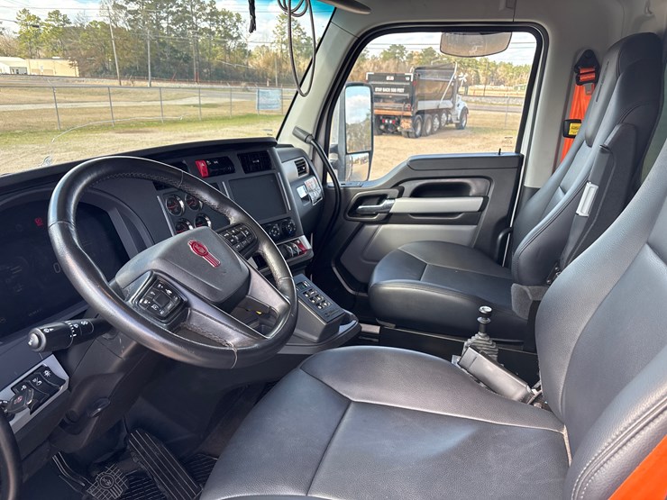 2024-kenworth-t880-image-9