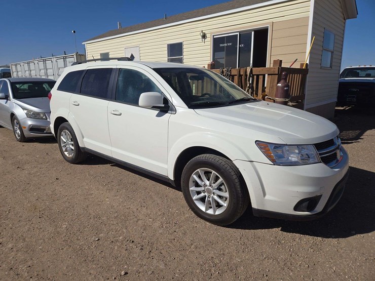 2014-dodge-journey-sxt-image-2