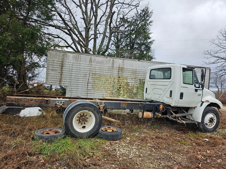 2004-international-durastar-4300-image-4