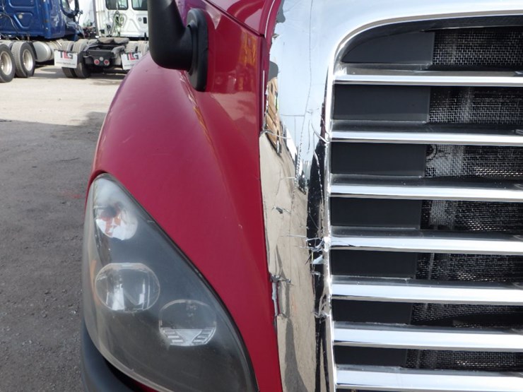 2015-freightliner-cascadia-125-image-5