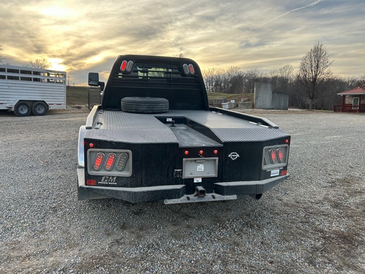 2021-chevrolet-silverado-3500-image-11