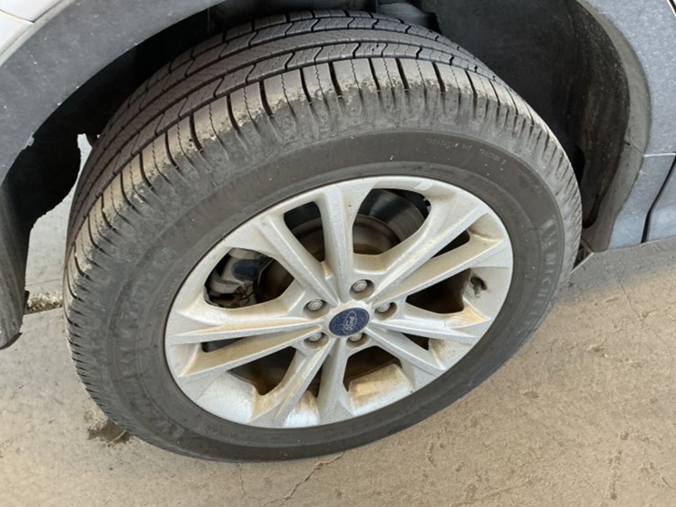 2018-ford-escape-se-image-8