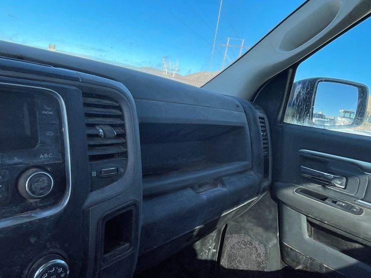 2016-dodge-1500-image-33