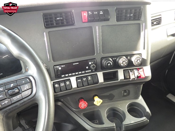 2023-kenworth-t680-image-23