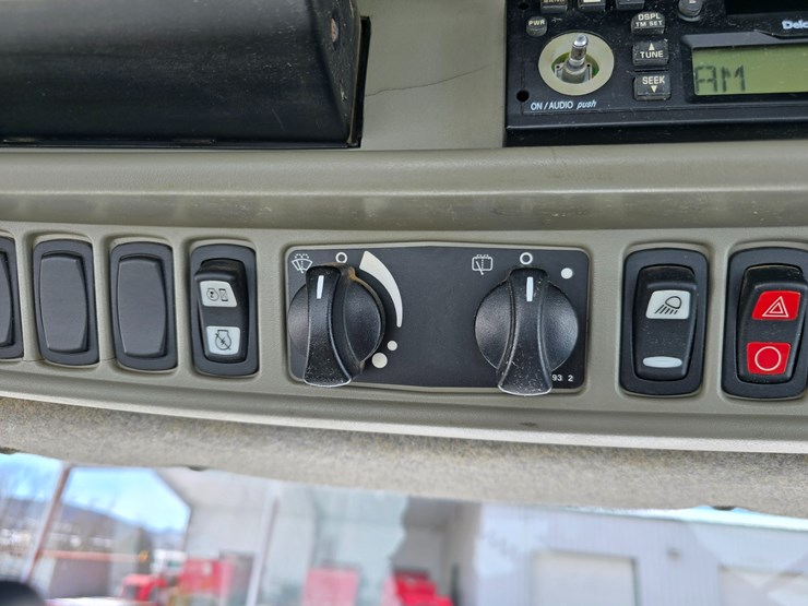 2003-challenger-mt855-image-111