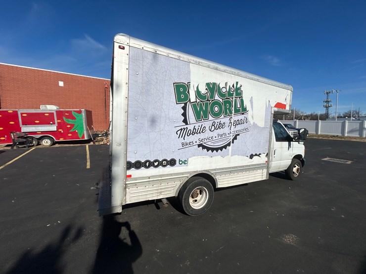 2006-ford-e450-image-23