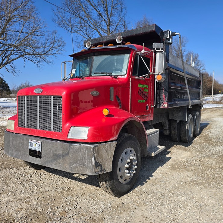 1999 PETERBILT 330