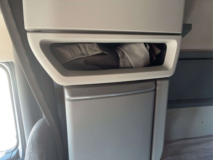 2019-volvo-volvo-vnl-tandem-axle-dual-conventional-new-generation-tractor-truck-image-29