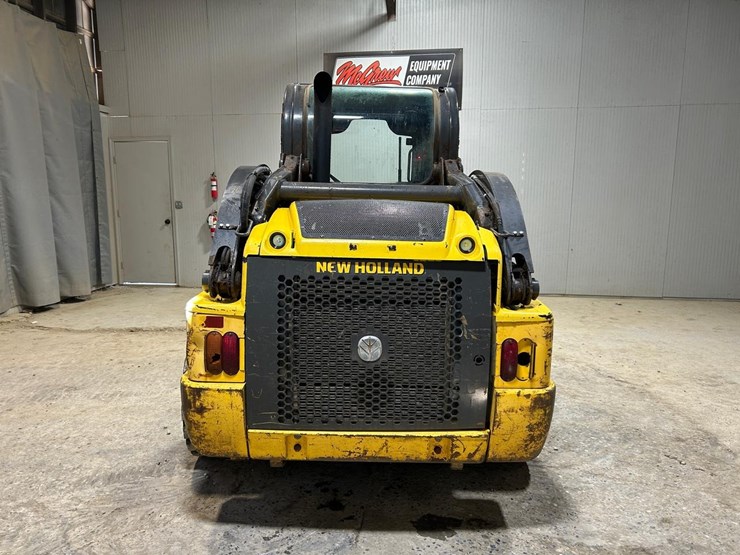 2016-new-holland-l220-image-3